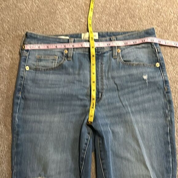 Universal Thread Distressed High Rise Skinny Jeans! - Picture 6 of 11